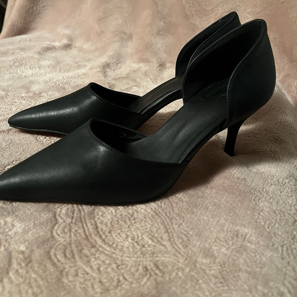 black high heel shoes size 5.5